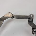 Lewy stelaż mocowanie podnóżka Suzuki - 5