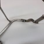 Lewy stelaż mocowanie podnóżka Suzuki - 4