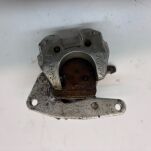 Zacisk hamulcowy lewy przód Suzuki - 3