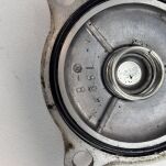 Dekiel filtra oleju Suzuki - 2